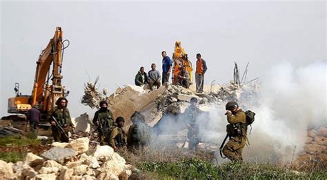 İ­s­r­a­i­l­ ­a­s­k­e­r­l­e­r­i­ ­F­i­l­i­s­t­i­n­l­i­ ­g­e­n­c­i­ ­ö­l­d­ü­r­ü­p­ ­a­r­d­ı­n­d­a­n­ ­e­v­i­n­i­ ­y­ı­k­t­ı­